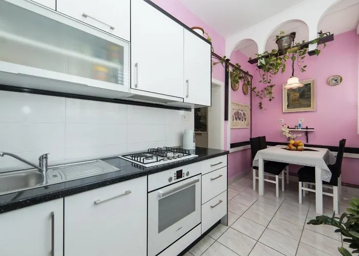 Stipe * מאקרסקה